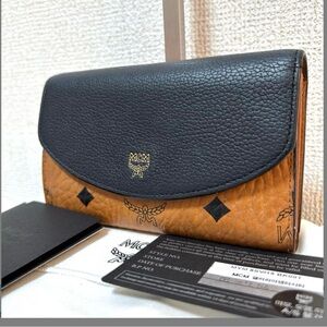 MCM Two-Tone Pebbled Leather Continental Wallet - Black & Cognac